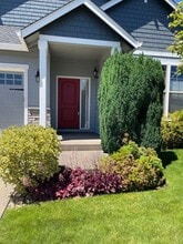 1104 S 41st St in Springfield, OR - Building Photo - Building Photo