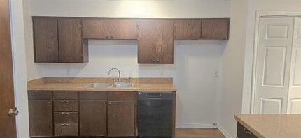 7408 Fredricksburg Dr in Forest Hill, TX - Building Photo - Building Photo