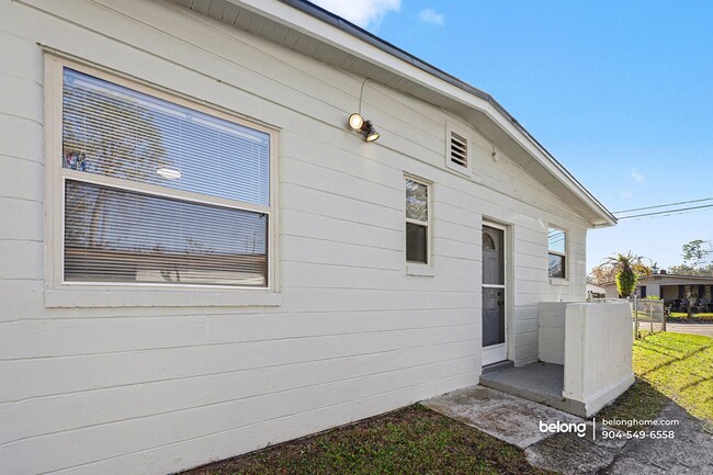 4813 Post St in Jacksonville, FL - Foto de edificio - Building Photo