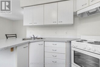 77 Lancaster St W in Kitchener, ON - Building Photo - Building Photo