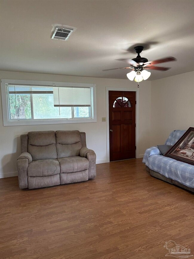 1052 Well Line Rd in Cantonment, FL - Building Photo - Building Photo