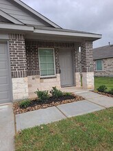 24058 Kentwood Springs Dr in Spring, TX - Building Photo - Building Photo