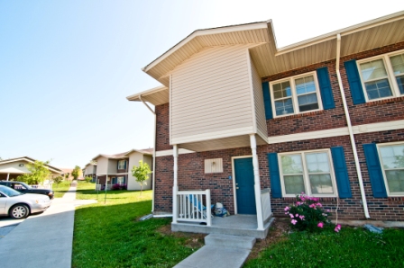 Lakeland North in Stockton, MO - Building Photo