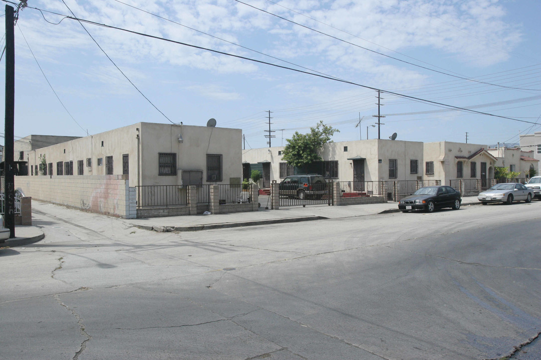 220-230 W F St in Wilmington, CA - Building Photo