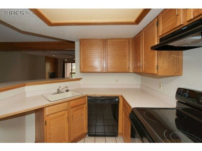 property at 2800 Sundown Ln