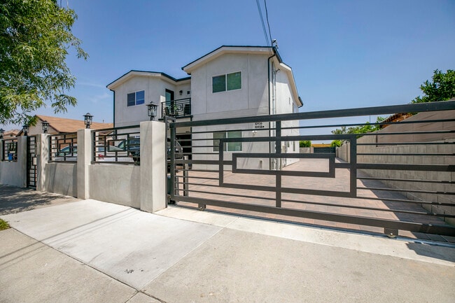 property at 10938 Nettleton St