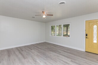 3995 Tom Ln Dr in Pensacola, FL - Building Photo - Building Photo