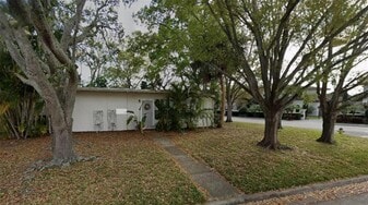 535 Monterey Blvd NE in St. Petersburg, FL - Building Photo