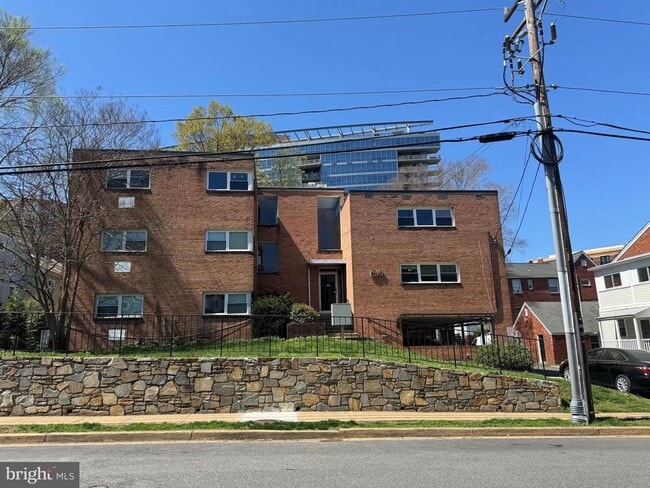 property at 1510 N Rolfe St