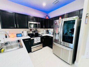 3351 W 94th Terrace in Hialeah, FL - Building Photo - Building Photo