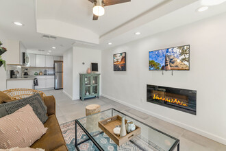 2610 N 24th St, Unit Casita 2 in Phoenix, AZ - Building Photo - Building Photo