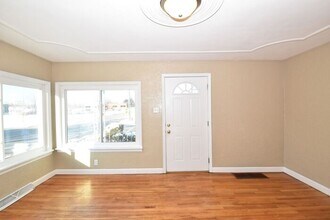 1002 Oak St in Mishawaka, IN - Building Photo - Building Photo