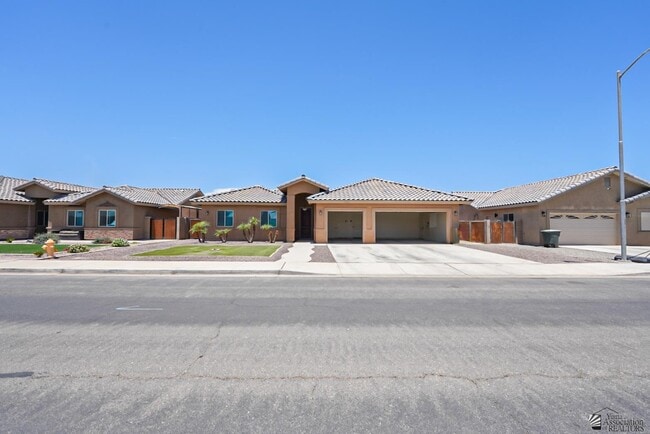 4374 W 25th Pl in Yuma, AZ - Building Photo - Building Photo