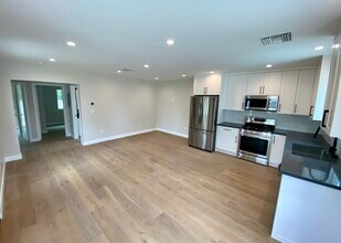 5506 Bevis Ave in Los Angeles, CA - Building Photo - Building Photo