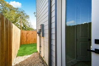 3233 Tuam St in Houston, TX - Building Photo - Building Photo