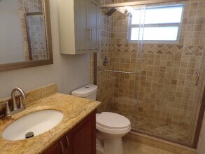 2210 NE 36th St in Lighthouse Point, FL - Building Photo - Building Photo