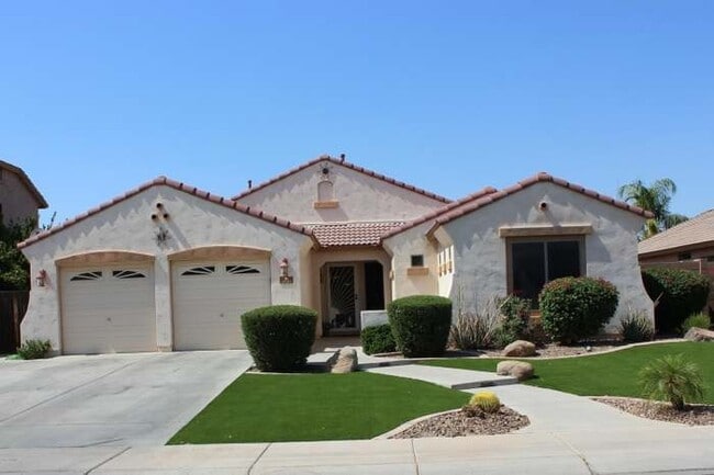 property at 3546 E Fairview St