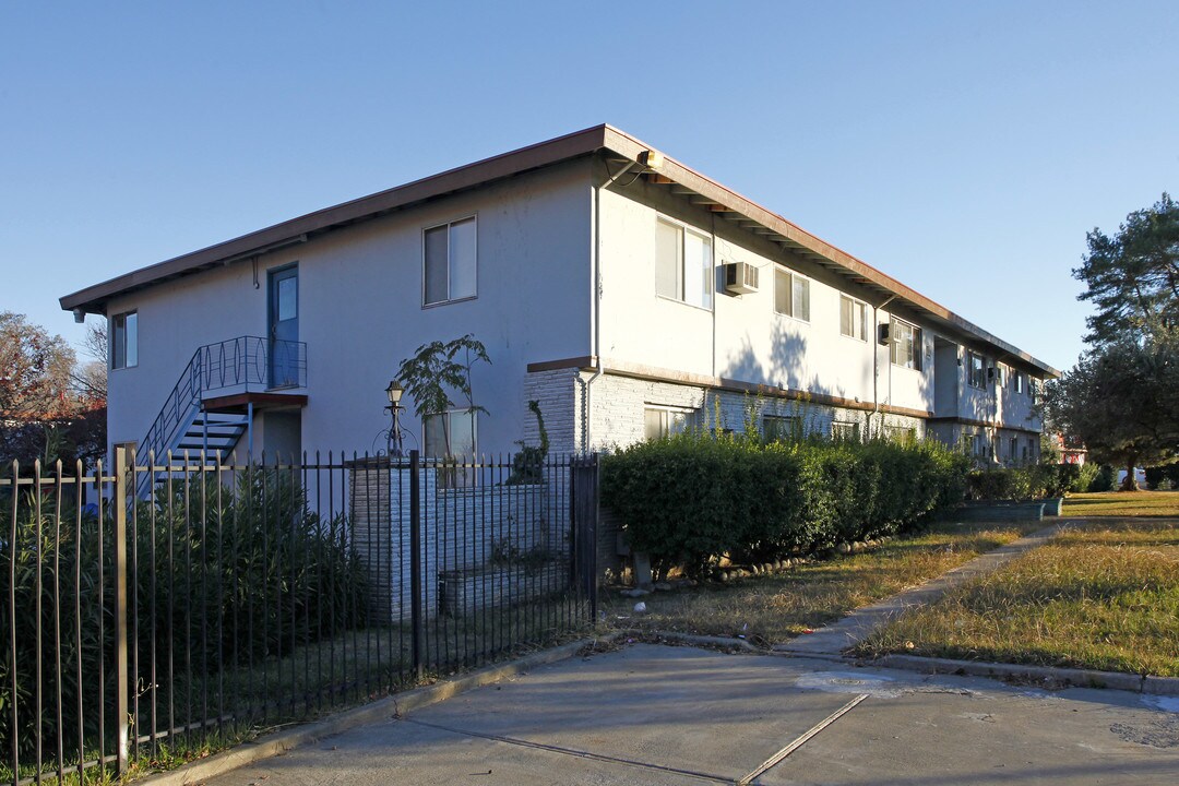 Augusta Terrace Apartments in North Highlands, CA - Building Photo