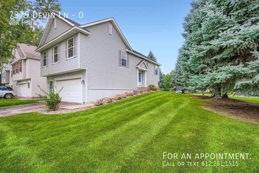 7379 Devin Ln in Shakopee, MN - Building Photo