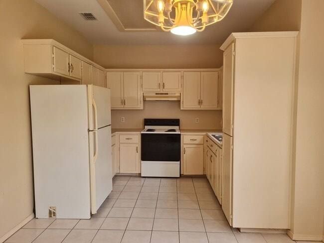 1805 Dixieland Rd in Harlingen, TX - Building Photo - Building Photo