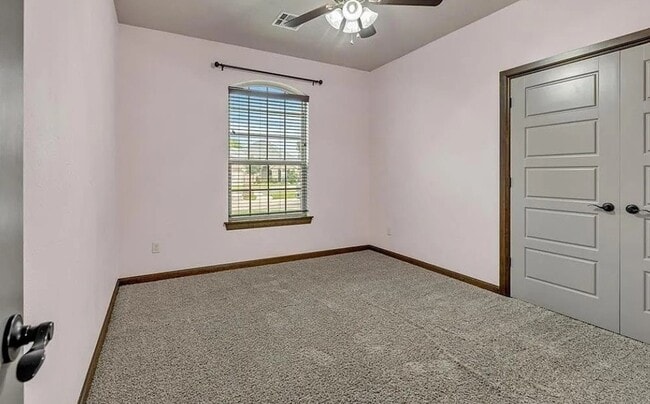 304 SW 172nd Cir in Oklahoma City, OK - Building Photo - Building Photo