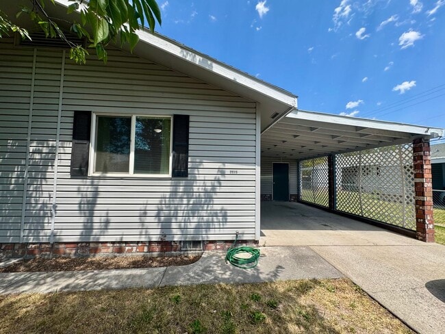 2535 Union Ave