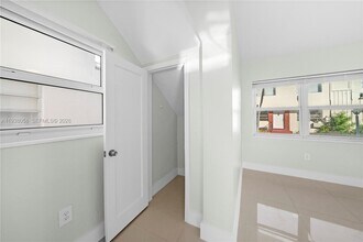 1203 Marseille Dr in Miami Beach, FL - Building Photo - Building Photo