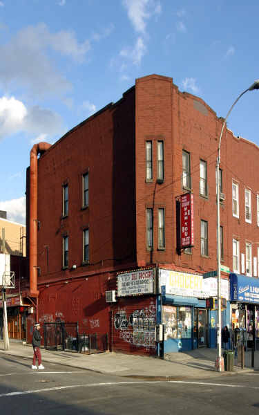 217 Knickerbocker Ave in Brooklyn, NY - Building Photo - Building Photo