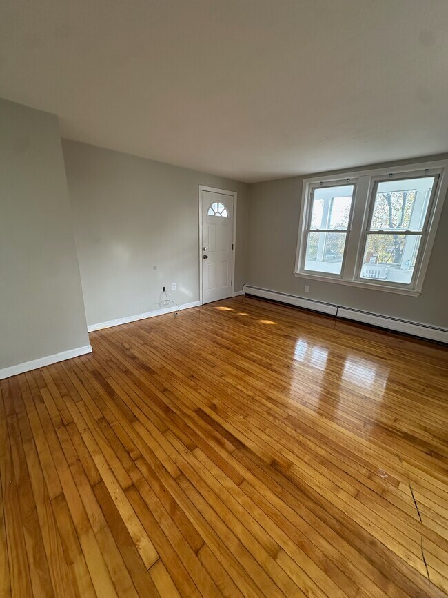 14 Ferraro St, Unit 1 in Worcester, MA - Building Photo - Building Photo