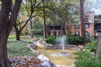 Creole on Yorktown in Houston, TX - Building Photo - Building Photo