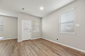22211 Grand Majestic Dr in Houston, TX - Building Photo - Building Photo