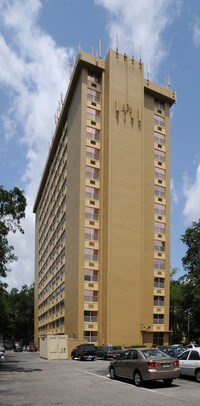 Building Photo - Hillcrest Hampton House - 55+ Apartments in Orlando, Florida