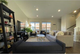 759 W Evergreen Ave in Chicago, IL - Building Photo - Building Photo