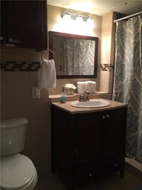 1716 Crest Grove Dr photo'