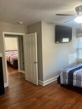 6726 Chamberlain Ave in University City, MO - Foto de edificio - Building Photo