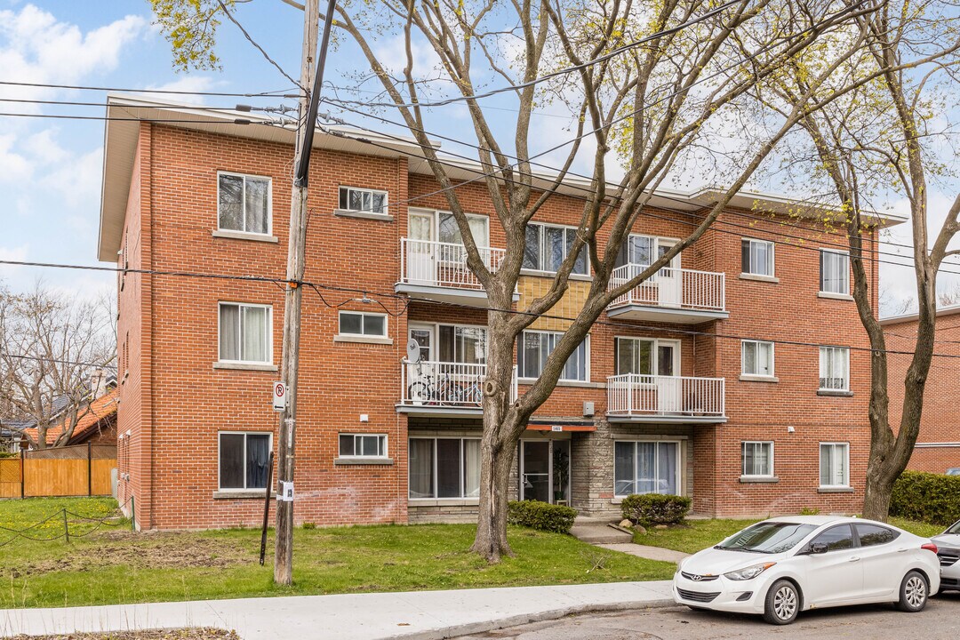 1465 Du Painter Circle Rue in St. Laurent, QC - Building Photo