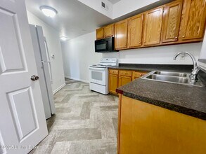1196 Innis Ct in Louisville, KY - Building Photo - Building Photo
