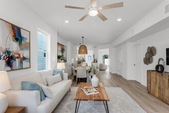 1912 W Chestnut St in Tampa, FL - Building Photo - Building Photo