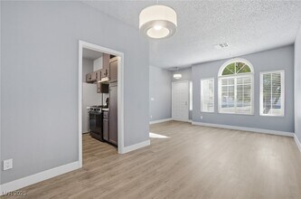 1460 Daybreak Rd in Las Vegas, NV - Building Photo - Building Photo