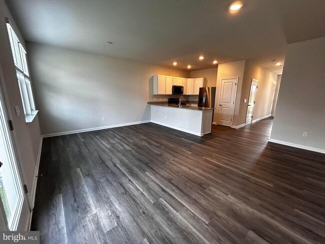 property at 118 Willett Holw St