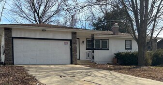 3304 N Stewart Ave in Springfield, MO - Building Photo