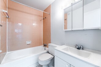 1765 & 1775 Weston Rd Apartments in Toronto, ON - Building Photo - Interior Photo