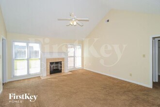 1091 Mossy Knoll Dr in Cordova, TN - Building Photo - Building Photo