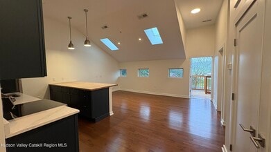 225 Allen St in Hudson, NY - Building Photo - Building Photo