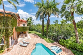 104 Paloma Dr in Coral Gables, FL - Building Photo - Building Photo