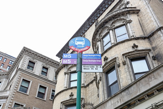 24 Riverside Dr in New York, NY - Building Photo - Building Photo