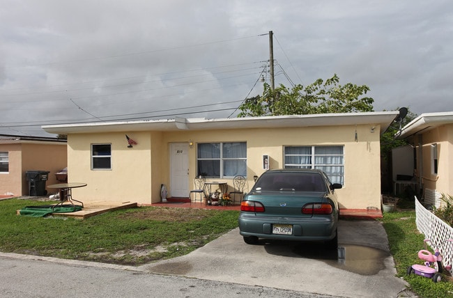 510 NW 60th Ter in Hollywood, FL - Building Photo - Building Photo