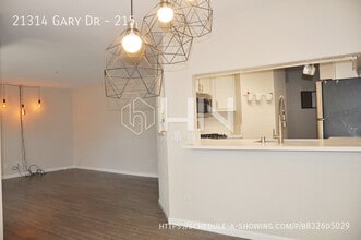 21314 Gary Dr in Hayward, CA - Building Photo - Building Photo