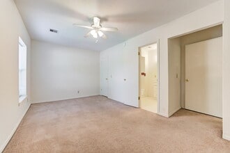 604 S Flood Ave in Norman, OK - Building Photo - Building Photo