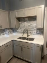 7125 S Woodlawn Ave, Unit Unit2 in Chicago, IL - Foto de edificio - Building Photo